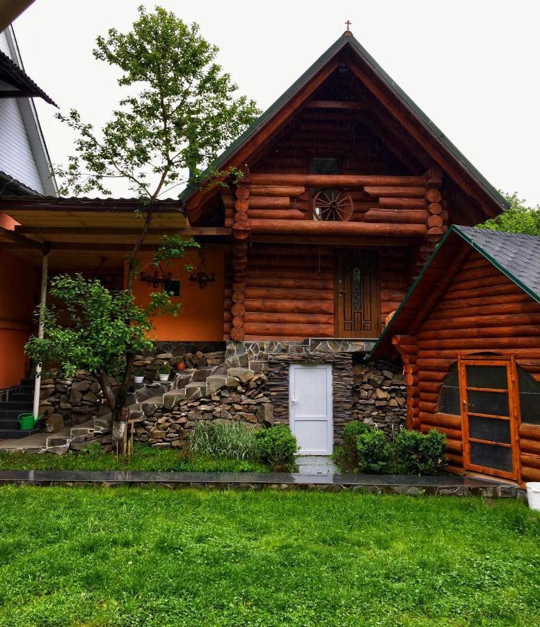 Садиба Between Mountains Mizhhirya  ภายนอก รูปภาพ