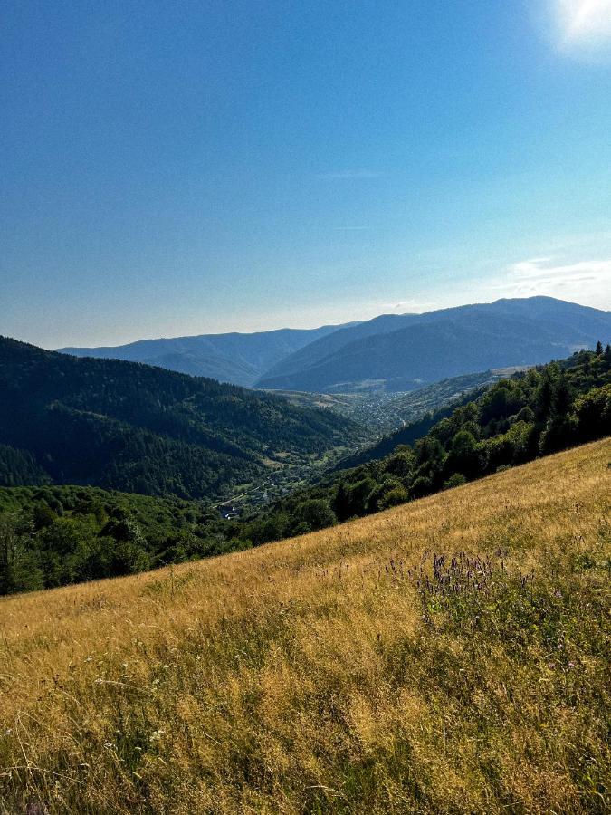 Садиба Between Mountains Mizhhirya  ภายนอก รูปภาพ
