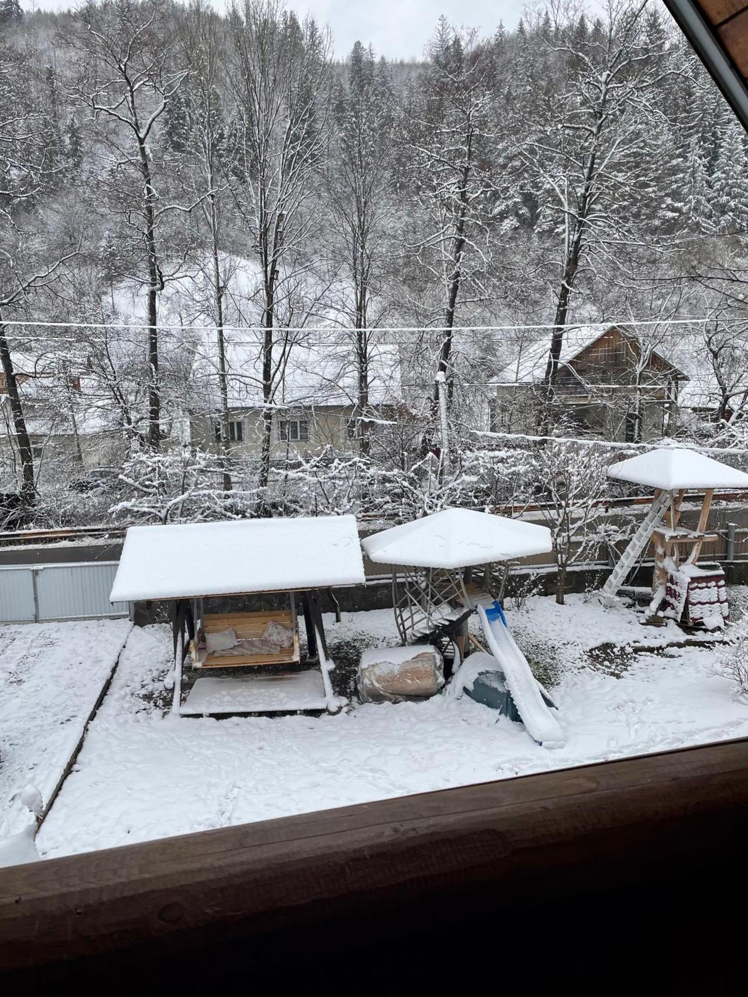 Садиба Between Mountains Mizhhirya  ภายนอก รูปภาพ